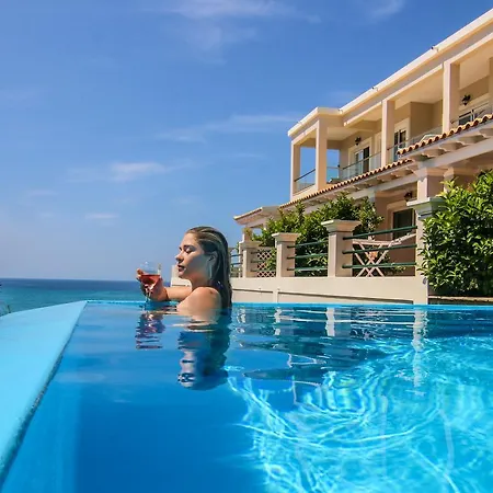 Paralia Luxury شقة *