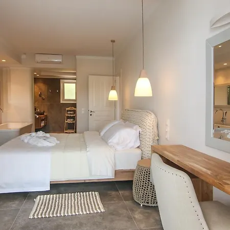 Paralia Luxury *