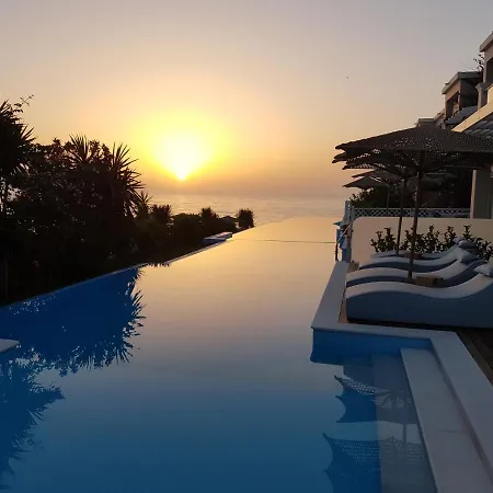 Paralia Luxury