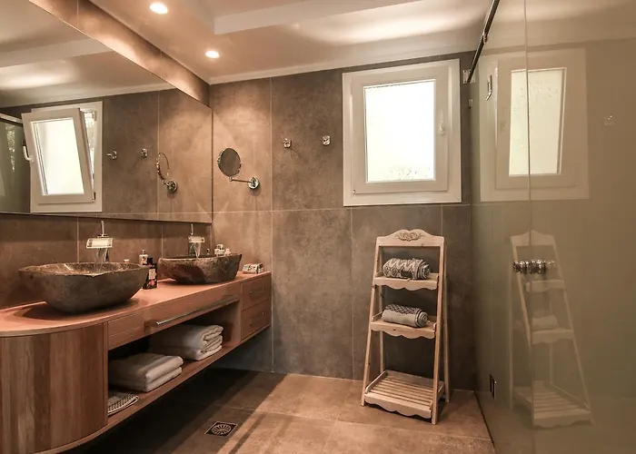 Paralia Luxury *
