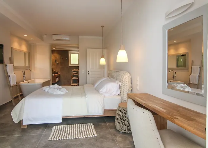 Paralia Luxury *