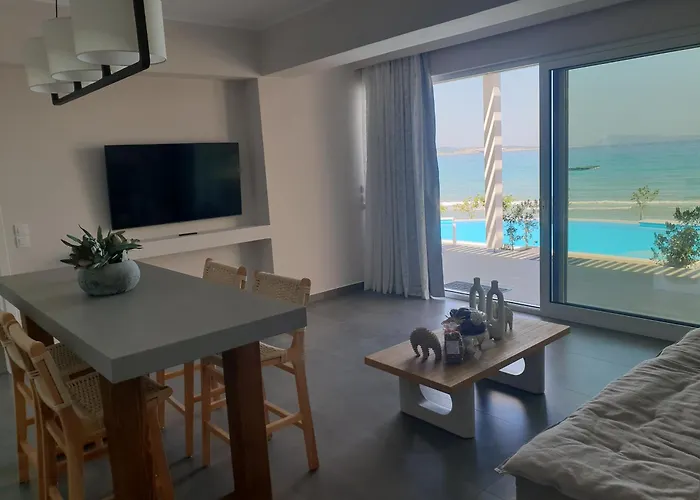 Апартаменты Paralia Luxury